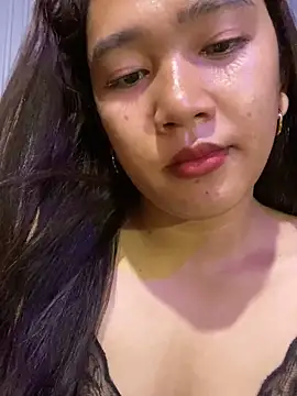 Snapshot of slut_clio chatting on 04.05.26 slut clio online show from 04.05.26