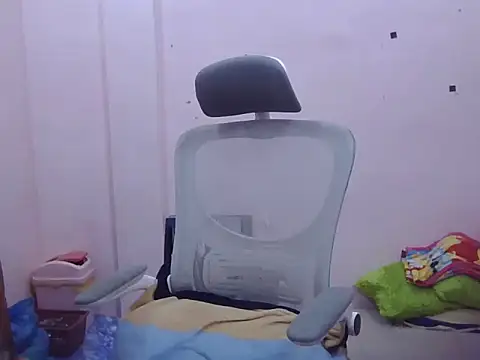 Snapshot of WildPussy4uxx chatting on 11.16.25 WildPussy4uxx online show from 11.16.25