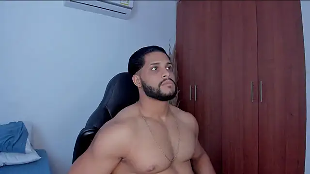 Snapshot of Pier_Simons chatting on 04.11.26 Pier Simons online show from 04.11.26