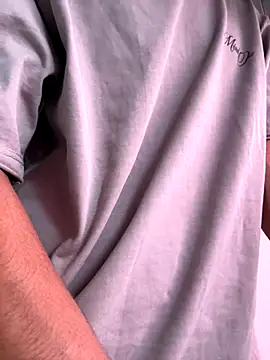 Max Rain online show from 10.23.25