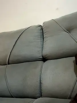 Chloe Leaozinho online show from 10.31.25