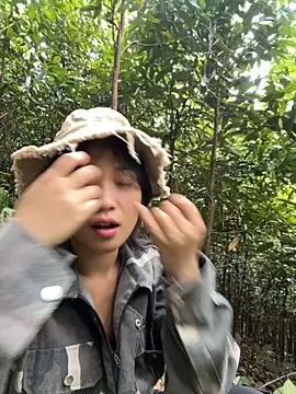 Snapshot of Phayphay77 chatting on 10.27.25 Phayphay77 online show from 10.27.25