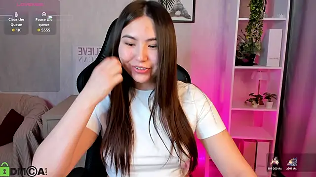 Megan Williamms online show from 11.21.25