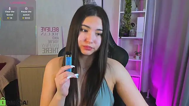 Megan Williamms online show from 11.27.25