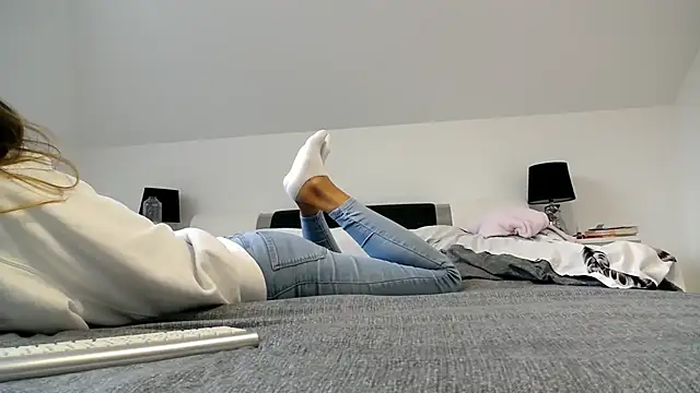 Snapshot of ArabianMalikah chatting on 10.23.25 ArabianMalikah online show from 10.23.25