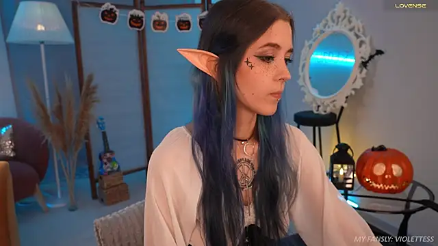 violetesa online show from 10.30.25