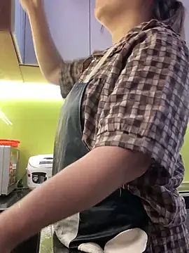 Snapshot of kute_sex chatting on 09.18.25 kute sex online show from 09.18.25