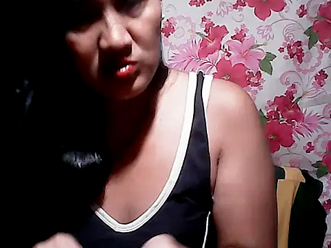 Snapshot of sh1nbae chatting on 11.17.25 sh1nbae online show from 11.17.25