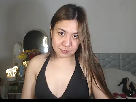 Snapshot of stellahugeX chatting on 11.24.25 stellahugeX online show from 11.24.25