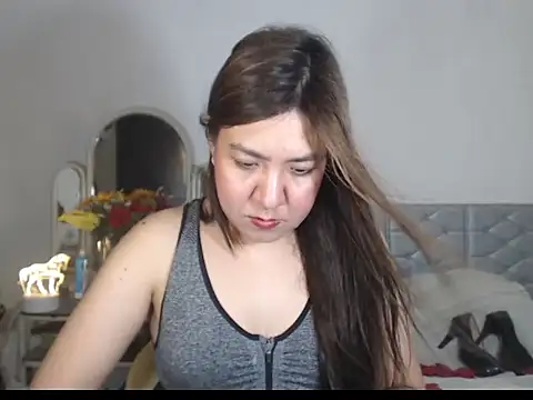 Snapshot of stellahugeX chatting on 11.30.25 stellahugeX online show from 11.30.25