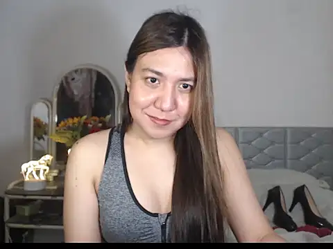 Snapshot of stellahugeX chatting on 12.14.25 stellahugeX online show from 12.14.25