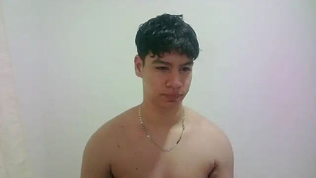 Snapshot of zeus_181 chatting on 04.17.26 zeus 181 online show from 04.17.26
