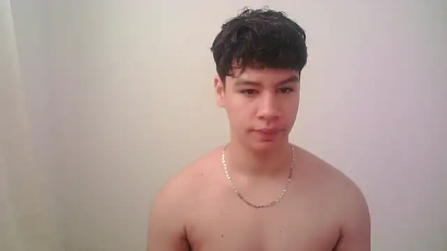 Snapshot of zeus_181 chatting on 04.22.26 zeus 181 online show from 04.22.26