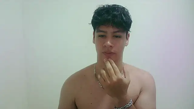 Snapshot of zeus_181 chatting on 04.27.26 zeus 181 online show from 04.27.26