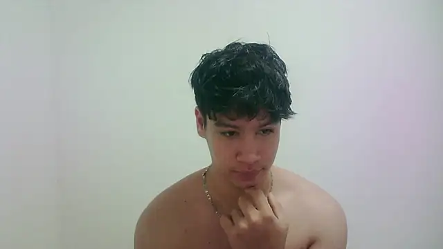 Snapshot of zeus_181 chatting on 04.30.26 zeus 181 online show from 04.30.26
