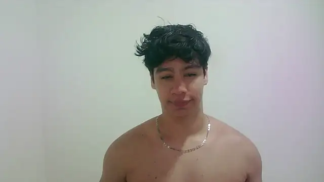 Snapshot of zeus_181 chatting on 05.23.26 zeus 181 online show from 05.23.26