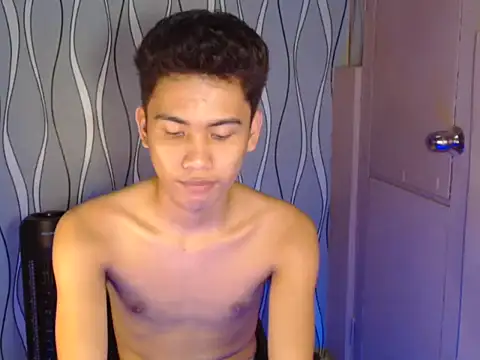 Demure Asian143 online show from 09.13.25