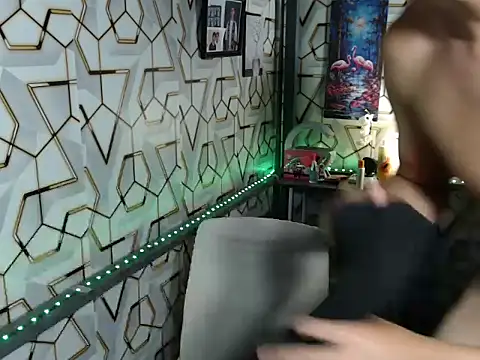 Snapshot of darryl_hugecok chatting on 09.22.25 darryl hugecok online show from 09.22.25