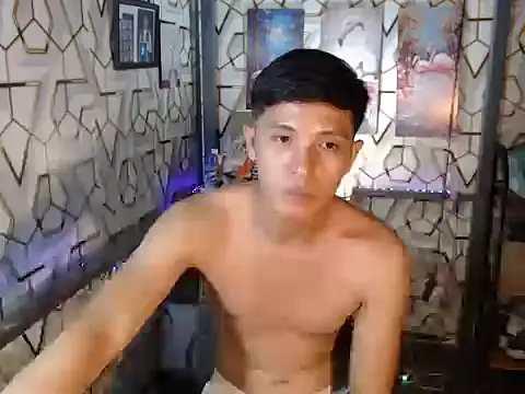 Snapshot of darryl_hugecok chatting on 11.03.25 darryl hugecok online show from 11.03.25