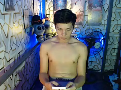 Snapshot of darryl_hugecok chatting on 11.23.25 darryl hugecok online show from 11.23.25