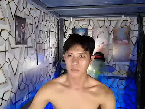 Snapshot of darryl_hugecok chatting on 12.05.25 darryl hugecok online show from 12.05.25