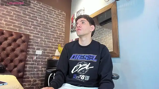 Snapshot of Matteo12_ chatting on 10.23.25 Matteo12 online show from 10.23.25