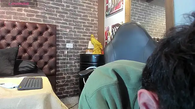 Snapshot of Matteo12_ chatting on 10.24.25 Matteo12 online show from 10.24.25