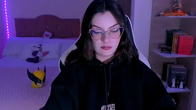 OphelianaRose33 online show from 12.20.25