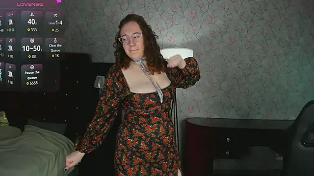 Snapshot of ellie_coy_ chatting on 04.07.26 ellie coy online show from 04.07.26