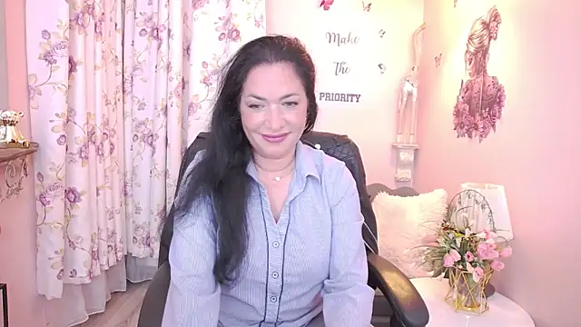 Snapshot of MyLovOne chatting on 04.29.26 MyLovOne online show from 04.29.26