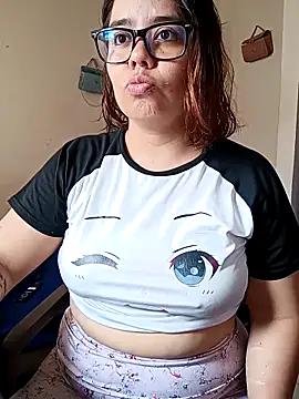 Snapshot of saenz_eymi chatting on 04.02.26 saenz eymi online show from 04.02.26