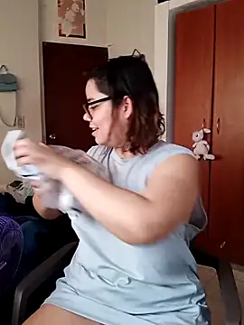 Snapshot of saenz_eymi chatting on 04.10.26 saenz eymi online show from 04.10.26