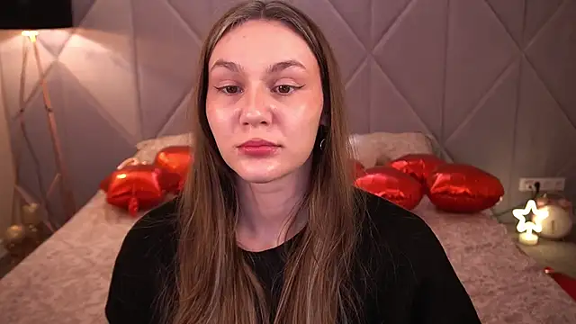 Snapshot of DiamondGoldie chatting on 02.21.26 DiamondGoldie online show from 02.21.26