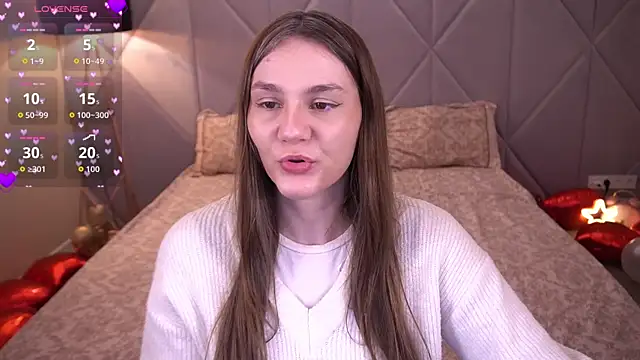 Snapshot of DiamondGoldie chatting on 02.25.26 DiamondGoldie online show from 02.25.26