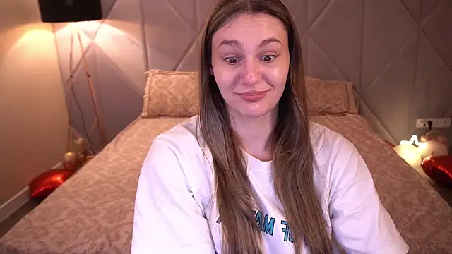 Snapshot of DiamondGoldie chatting on 02.28.26 DiamondGoldie online show from 02.28.26