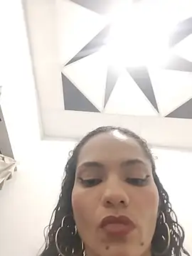 Snapshot of Karen_Ariass chatting on 06.12.26 Karen Ariass online show from 06.12.26