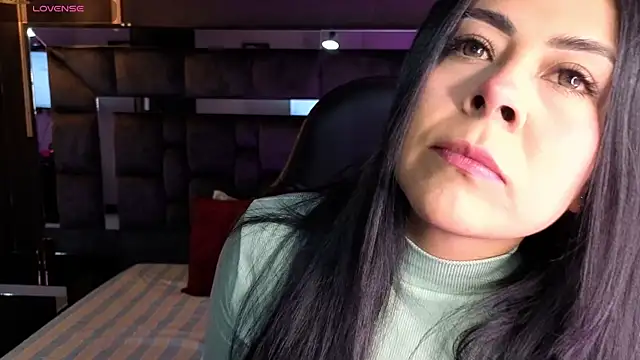 Aniajoness  online show from 11.20.25