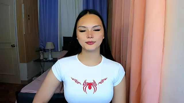 Snapshot of ameliamaureen chatting on 07.04.26 ameliamaureen online show from 07.04.26