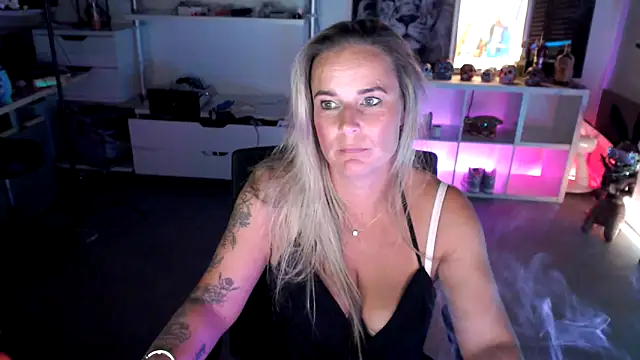 Mrs-Aurora online show from 10.01.25