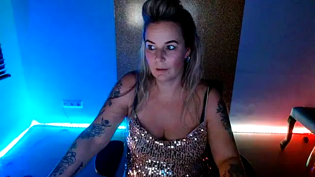 Mrs-Aurora online show from 12.02.25