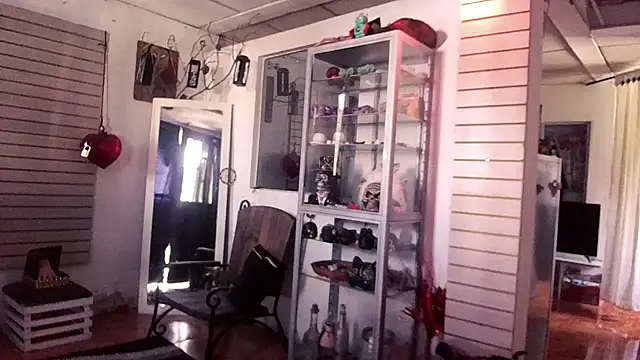 xinamora online show from 10.22.25