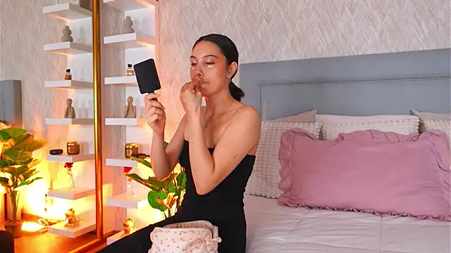 Sofy Bradd online show from 04.05.26