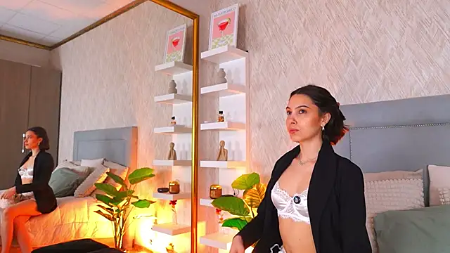 Sofy Bradd online show from 04.19.26