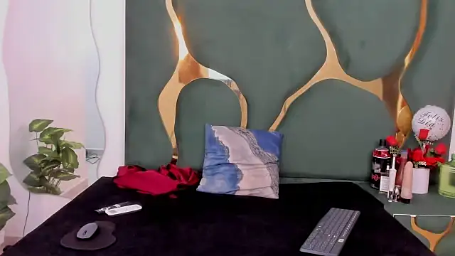 Snapshot of perlaasm chatting on 10.18.25 perlaasm online show from 10.18.25