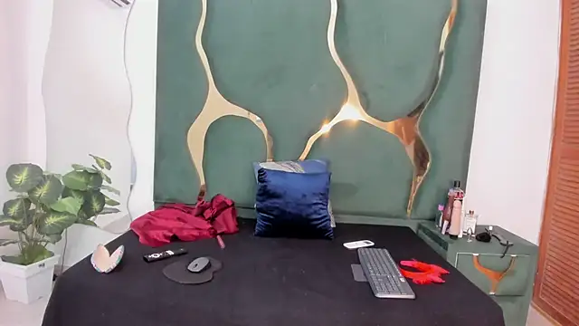 Snapshot of perlaasm chatting on 10.20.25 perlaasm online show from 10.20.25