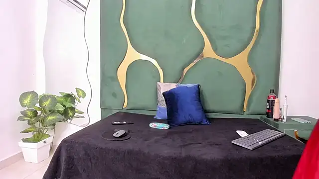 Snapshot of perlaasm chatting on 10.23.25 perlaasm online show from 10.23.25