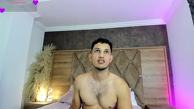 Snapshot of EimyAndMaxi chatting on 07.18.26 EimyAndMaxi online show from 07.18.26