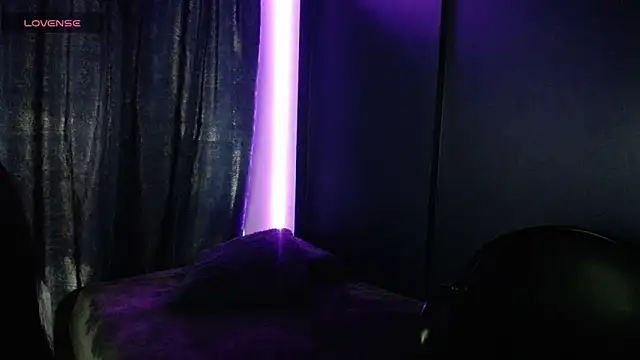 Snapshot of zahira_lenox01 chatting on 09.29.25 zahira lenox01 online show from 09.29.25