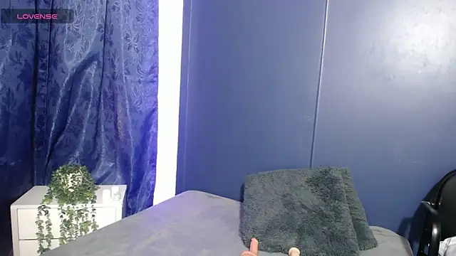 Snapshot of zahira_lenox01 chatting on 10.03.25 zahira lenox01 online show from 10.03.25
