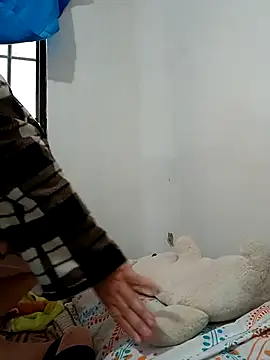 yaneth  online show from 11.17.25